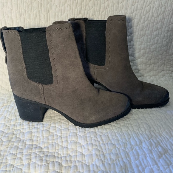 ***SOLD Sam Edelman Hanley Chelsea Ankle Boots - Picture 4 of 11